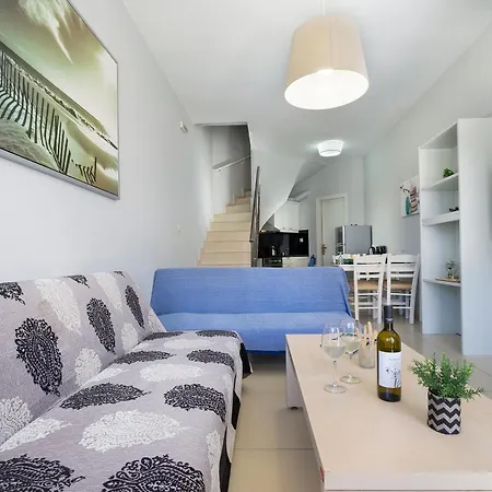 Lia Apartment *
